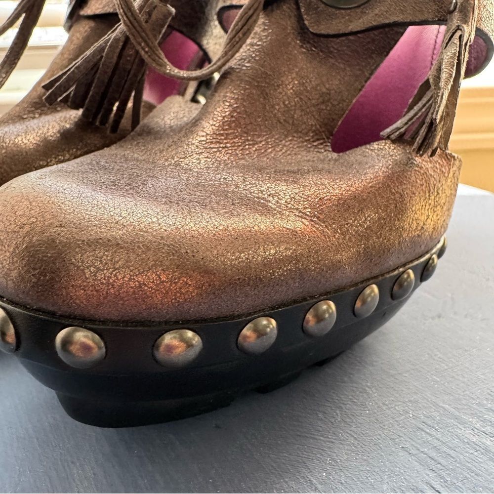 Coach ♥ Poppy Bronze Studded Platform Heels – Size 7.5 - Picture 3 of 15